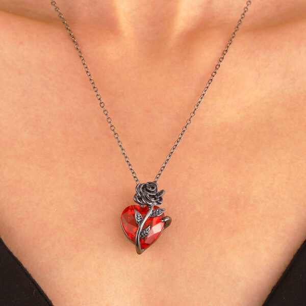 oly-2402a9f5ebabf7f6f640ad9ad2017a00 Wholesale Love Rose Necklace Female Gothic Wrapped Flower Heart-shaped Clavicle Chain Valentine’s Day