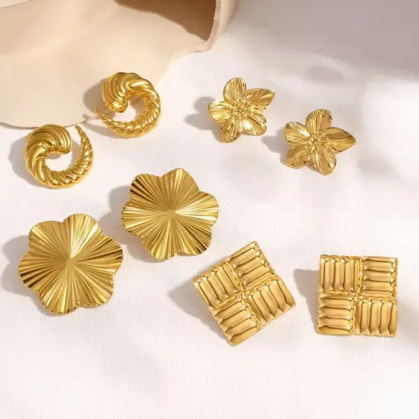 oly-24135937a2cd5b24b0acb7ff167f0664 Wholesale 201 Stainless Steel 304 Stainless Steel Horns Flower Electroplating Stone-Free Imitation Gold French Style Sweet Asymmetrical Ear Studs