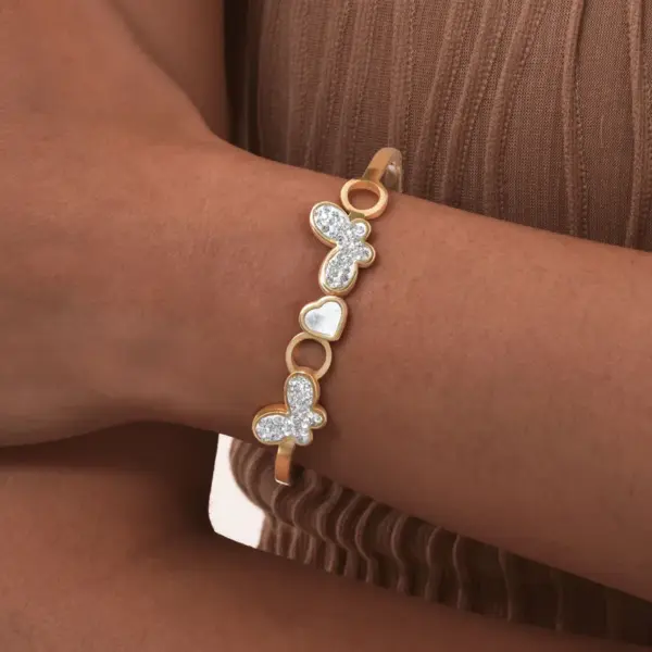 Wholesale PVD Coated Real Gold Plated 18K Gold Butterfly 304 Stainless Steel IG Style Elegant Lady Waterproof Non Tarnish 304 Stainless Steel Lobster Trigger Clasp Closure Chain Bracelet