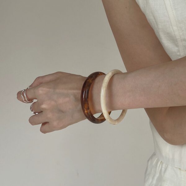 oly-24871340d63855b409f4c1ec0cb6d898 Wholesale Bracelet for Women ins Niche Design High-end Accessible Luxury Cold Style Retro Acetate Amber Pattern Acrylic Bracelet