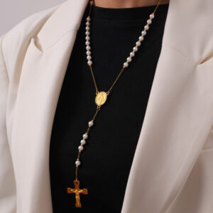 oly-24dcfa0d3dd34d588147a109df5cc915 Wholesale British Style Niche Retro Rosary Cross Design Sense Figure Round Brand Pendant Design Sense Light Luxury Titanium Steel Necklace