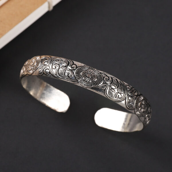 oly-2556e4d727c614e245c3252a5f9d1314 Wholesale Handmade Miao silver distressed bracelet female ethnic style retro court carved ancient silver bracelet personality exotic bracelet