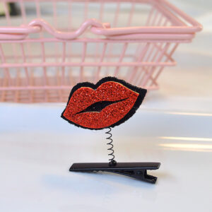 Red lip hairpin