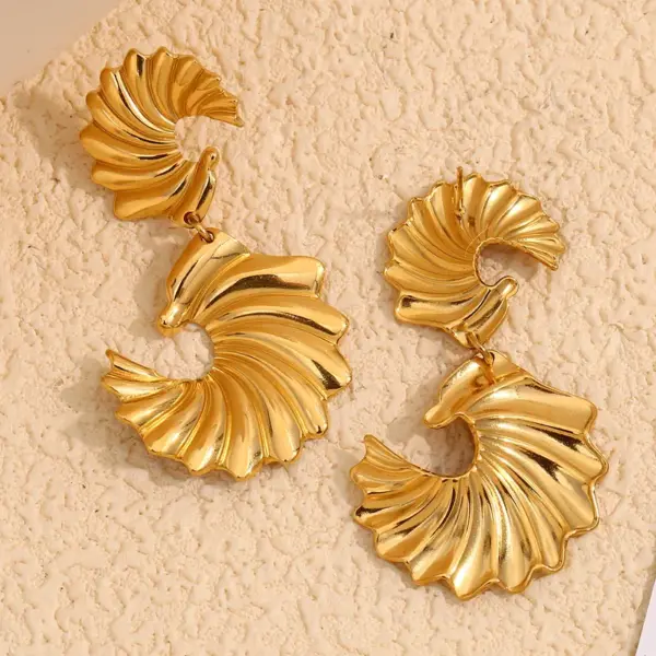 Wholesale PVD Coated Real Gold Plated 18K Gold Geometric Wings 304 Stainless Steel Classic Style Waterproof Non Tarnish Drop Earrings