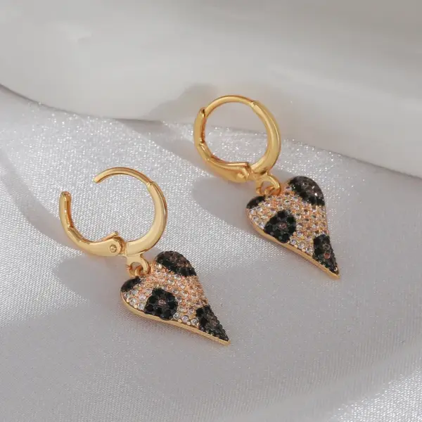 Wholesale 1 Pair Vintage Style Luxurious Commute Heart Shape Copper Drop Earrings