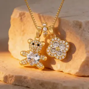 Wholesale Heart Shape Pendant Necklace In Copper With 18K Real Gold Plating And Zircon Inlay, Featuring A Sweet Style Box Chain