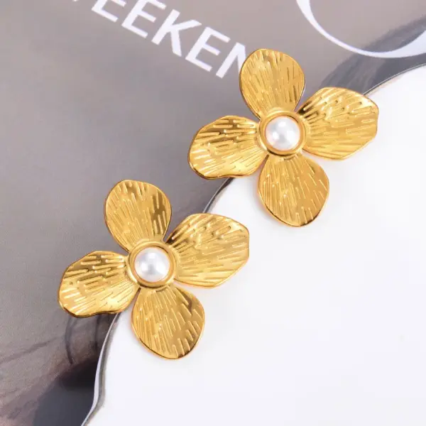 Wholesale 1 Pair Glam Retro Flower Plating Inlay Stainless Steel Artificial Pearls Ear Studs