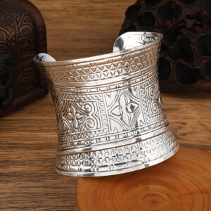 3-Ancient Silver Concave (Saffiano)