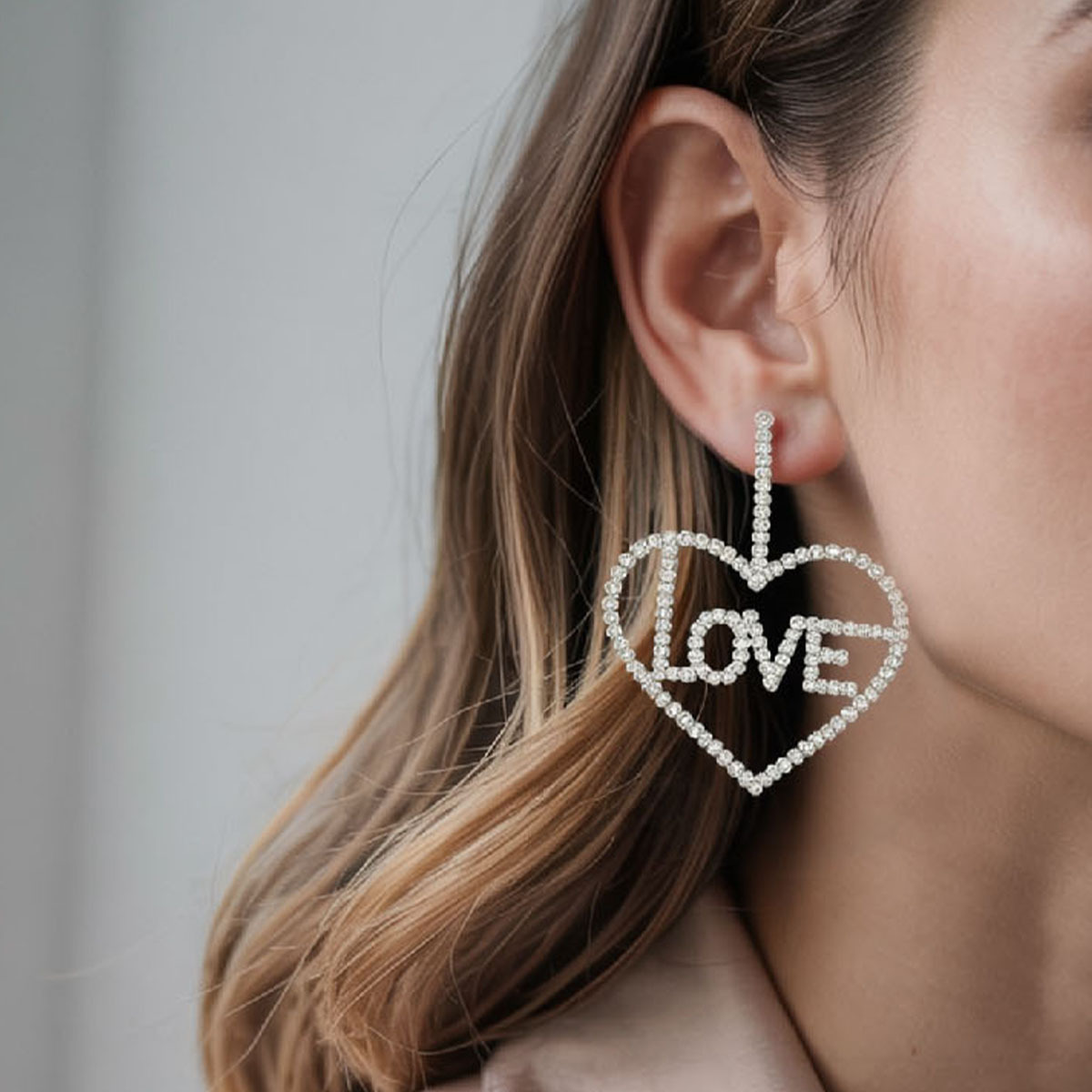 Wholesale Cross-border Fashion LOVE Hollow Earrings Inlaid Rhinestone Simple Earrings Party Valentine's Day Gift Earrings Women