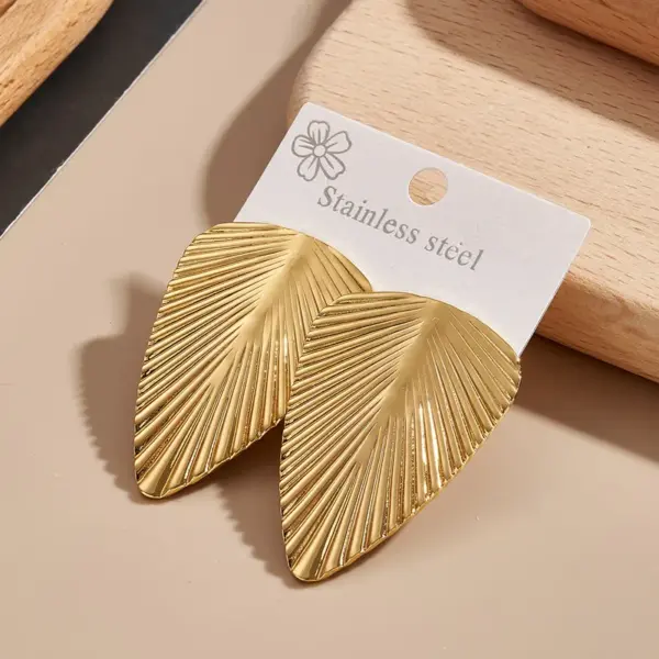 Wholesale Geometric Heart Shaped Stainless Steel 304 Electroplated Ear Studs Style Fashion Jewelry Accessories