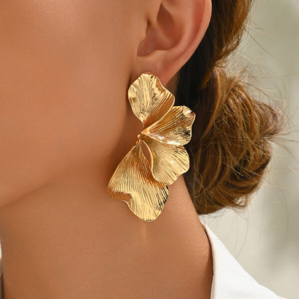 oly-2782b604a6325174eb7dcc63c914f8f6 Wholesale Simple Women's Flower Earrings Distinctive Exaggerated Metal Style Multi-layer Niche Design Earrings Petal Earrings