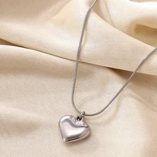 Wholesale 304 Stainless Steel Heart Shape PVD Coated Stone-Free 18K Real Gold Plated Affordable Luxury Style Gold Plated Pendant Necklace