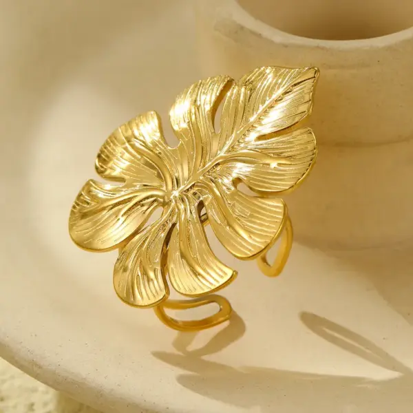 Wholesale Jewelry Vacation Streetwear Leaves 304 Stainless Steel 18K Gold Plated PVD Coated Rings