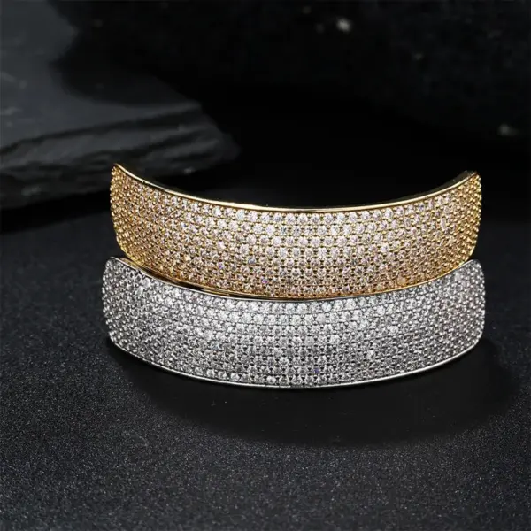 Wholesale Geometric Grillz In 304 Stainless Steel With Zircon Inlay, Waterproof Non Tarnish, PVD Coated Golden Plated With 0.01µm Thickness