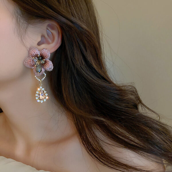 oly-290e1d985d76b9b1f7c24a81b20b66ee Wholesale Silver Needle Vintage Asymmetric Diamond-encrusted Fabric Flower Earrings Fashion French Elegant High-grade Earrings for Women