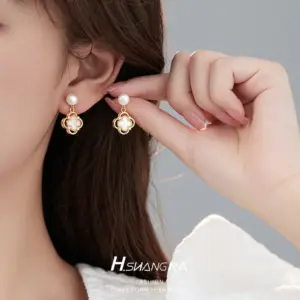 Wholesale Lucky Heart Stud Earrings For Women With 925 Sterling Silver Posts, Copper Base, And 14K Real Gold Plated Shell Inlay