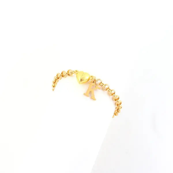 Wholesale Universal Electroplated 18K Real Gold Personalized Fashion Initial Heart Magnet Clasp Women's 201 Stainless Steel Chain Bracelet
