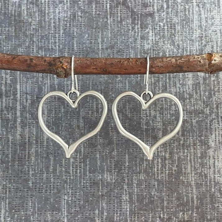Wholesale Cafe billion cross-border Amazon new Valentine's Day love shape retro do old coin color alloy earrings retro style