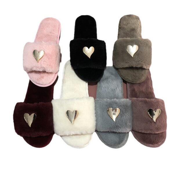 Wholesale heart-shaped trendy -style high-end spring/summer women's fluffy slippers, factory wholesale and direct sales.