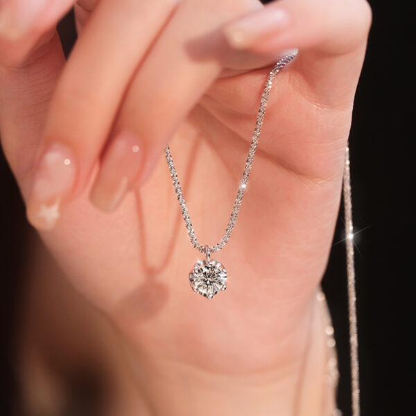 Wholesale Sparkling Starry Night Necklace Pendant for Women, Valentine's Day Collarbone Chain, Niche Minimalist Style, High-End Accessory, Affordable Luxury