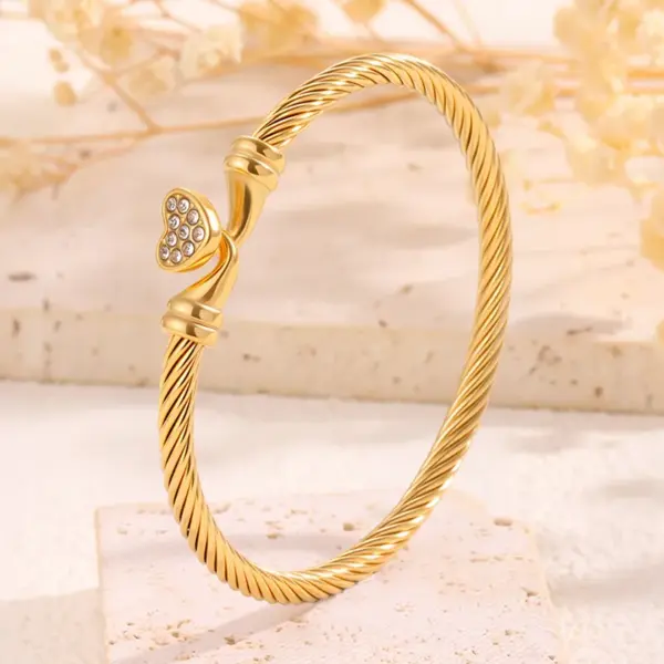 Wholesale 18K Real Gold Plated 304 Stainless Steel PVD Coated Heart Shape Two Tone Plating Bangle