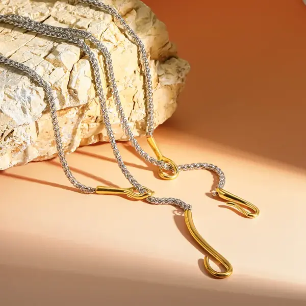 Wholesale Asymmetrical Irregular Necklace For Women In 304 Stainless Steel With 18K Real Gold Plated PVD Coated Finish And Twisted Chain