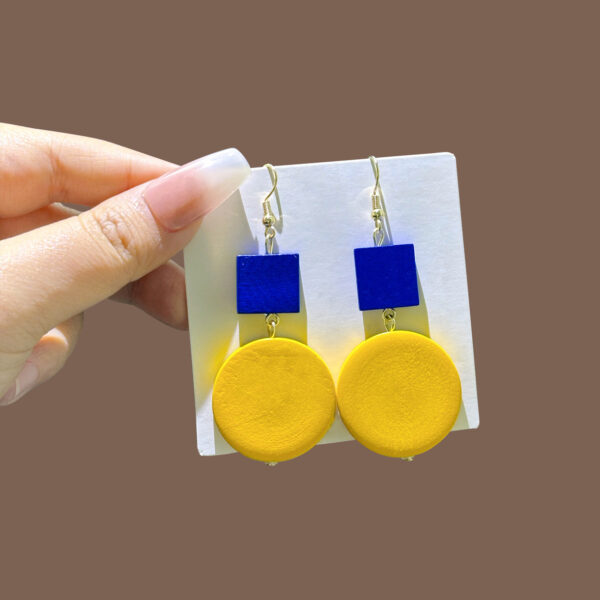 Wholesale Japanese and Korean style fresh contrast color wooden earrings simple geometric round lemon yellow earrings square earrings