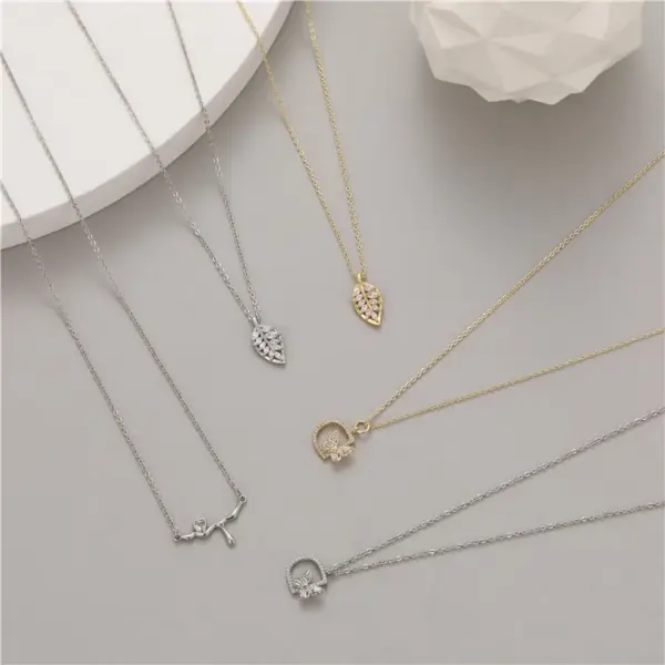 Wholesale Enamel Shell Necklace For Women With Electroplated Copper And Zircon Inlay Pendant