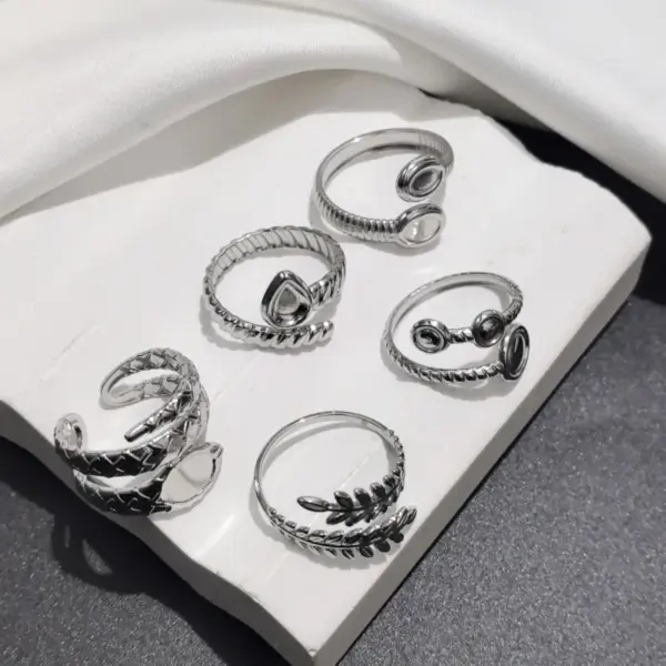 Wholesale Plasma Plated Steel Color 304 Stainless Steel Dot Leaf Open Ring For Women Eye Crown Waterproof Non-Fading Unisex