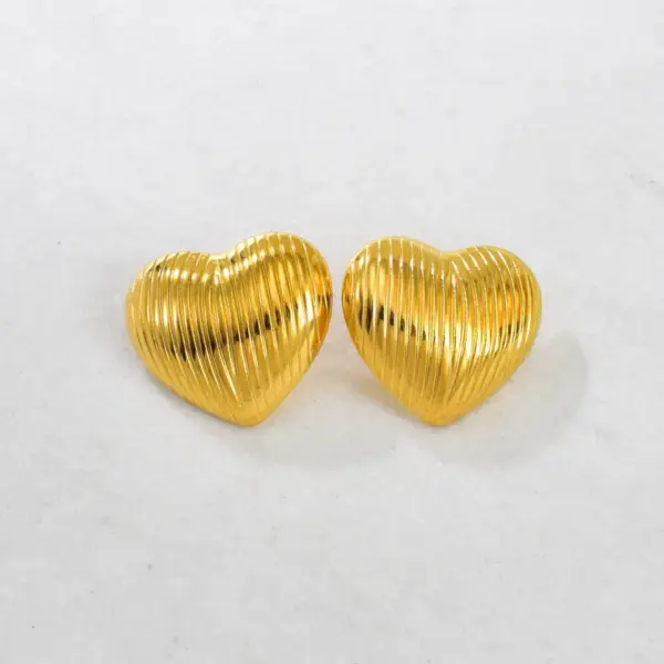 Wholesale Heart Shape Stud Earrings For Women In 304 Stainless Steel With Electroplated 18K Real Gold PVD Coated Layer 0.03µm-0.05µm