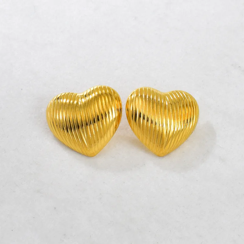Wholesale Heart Shape Stud Earrings For Women In 304 Stainless Steel With Electroplated 18K Real Gold PVD Coated Layer 0.03µm-0.05µm