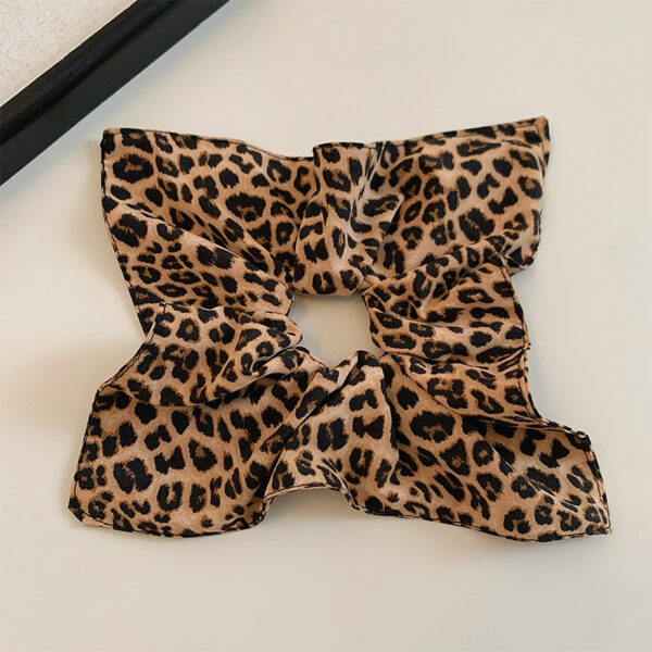 Wholesale square leopard print pleated hair ring vintage temperament hair rope fashion versatile personality headdress