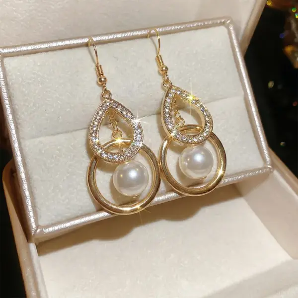 Wholesale Gold Water Droplets Ear Hook Earrings For Women In Zinc Alloy With Fish Hook Wires