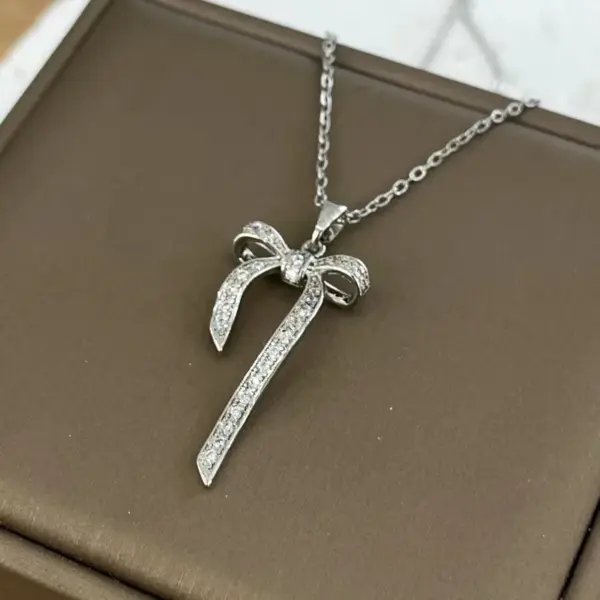 Wholesale Titanium Steel Butterfly Knot Necklace New Style Zircon Butterfly Lock Clavicle Chain Super Fairy Tale Titanium Steel Necklace