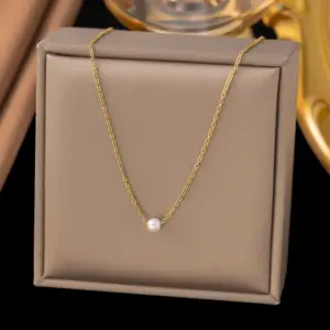 33 [Ah1024] a Pearl Necklace / Gold