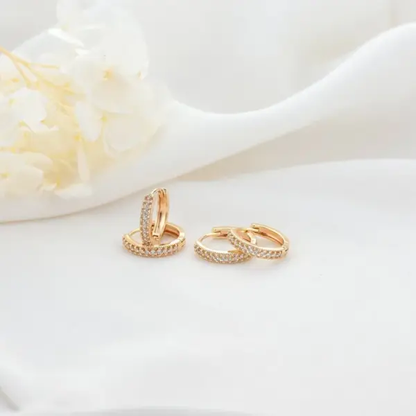 Wholesale 14K Real Gold Plated Copper Hoop Earrings For Women With Zircon Inlay Featuring Electroplated Finish