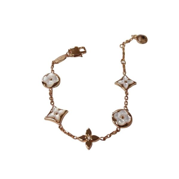 Wholesale Genuine gold-plated copper natural mother-of-pearl five-flower bracelet that won't fade.