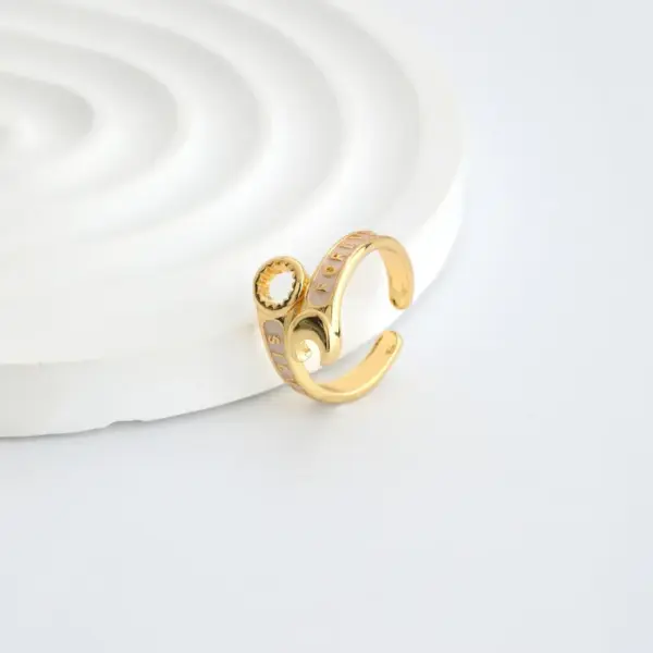 Wholesale Adjustable Size Open Moon Ring Fashion Retro Gold Surface Cute Style Geometry Pattern Copper Material Unisex Birthday Gift Daily Accessory For All Seasons