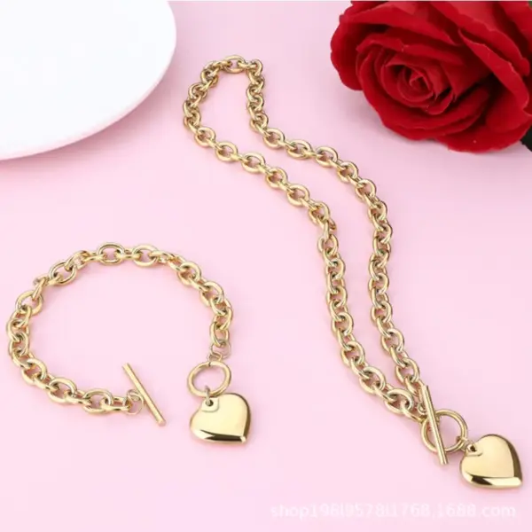 Wholesale 201 Stainless Steel 304 Stainless Steel Heart Shape Electroplating Stone-Free 18K Real Gold Plated Golden Plated Vacation Classic Style Cable Chain Bracelets Necklace