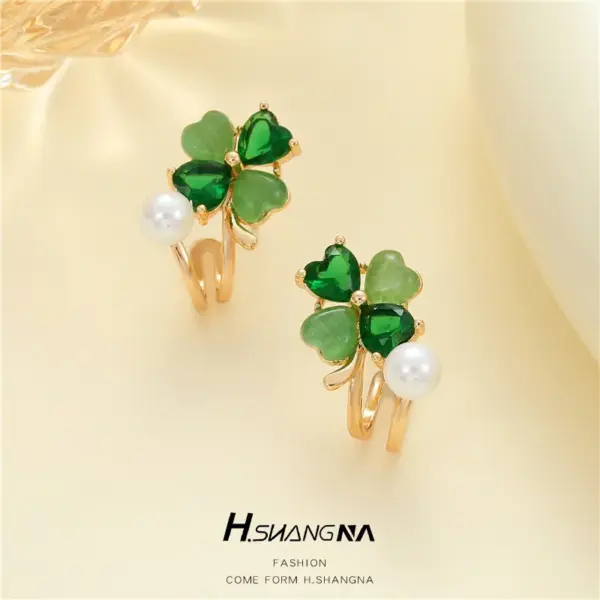 Wholesale Heart Shape Stud Earrings For Women With Copper And Cat's Eye Stone Inlay, Featuring 925 Sterling Silver Posts In Green