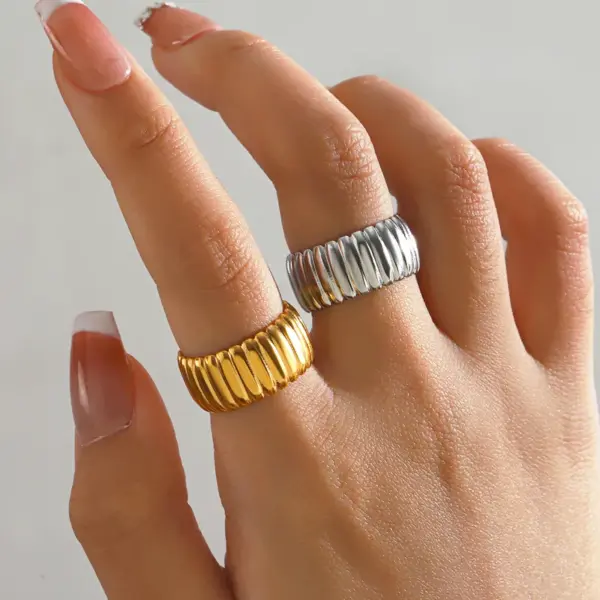 oly-2cbaa6dba99543664b167fd4745c6146 Wholesale Ion Plating (IP) 18K Gold Plated Lines 304 Stainless Steel Simple Style Waterproof Non Tarnish Open Rings