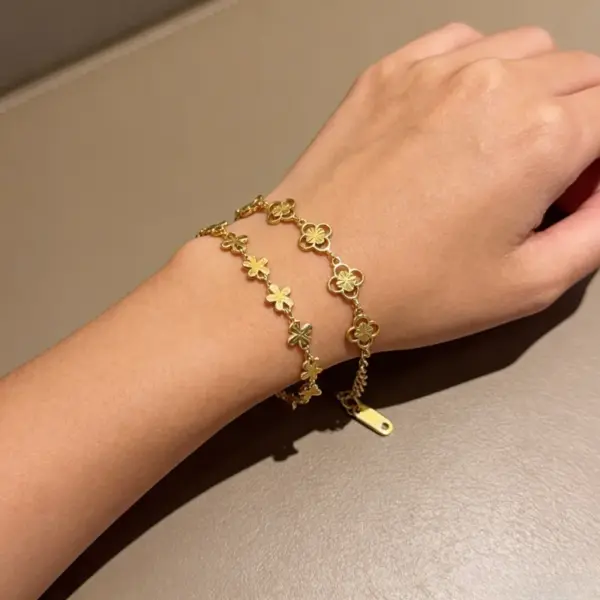Wholesale Three-dimensional Flowers Bracelet For Women, 304 Stainless Steel With 18K Real Gold PVD Coated Plating, 0.08µm Minimum Thickness