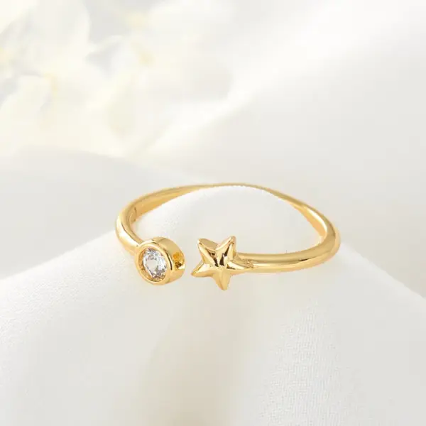 Wholesale Women’s Star Ring In Copper With 14K Real Gold Electroplated Finish Featuring Moissanite Inlay