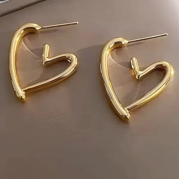 Wholesale 304 Stainless Steel Heart Shape Long-Lasting Plated Golden Plated Wedding Sexy Pastoral Earrings