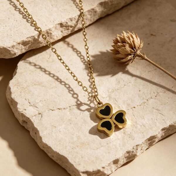 Wholesale Titanium steel four-leaf clover necklace, titanium steel colorfast clavicle chain