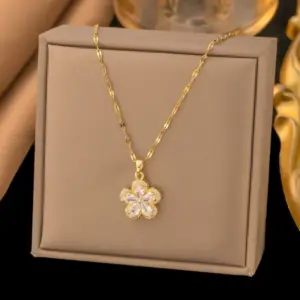 【8323】White Flower Necklace【gold】