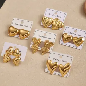 Wholesale Love Heart Shaped Stainless Steel 304 Earrings Electroplated Fashionable Casual Minimalist Style Women's Jewelry Accessories