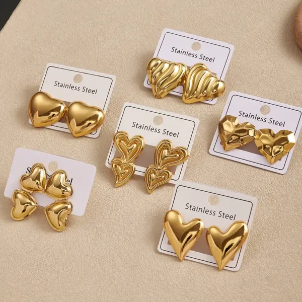 Wholesale Love Heart Shaped Stainless Steel 304 Earrings Electroplated Fashionable Casual Minimalist Style Women's Jewelry Accessories