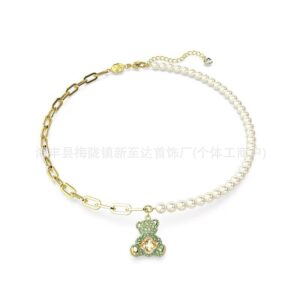 Green bear pearl necklace