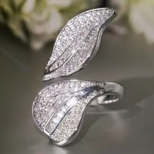 Wholesale Exaggerated Leaf Open Ring For Women In Copper Featuring White Color, 1 Piece Jewelry Accessory